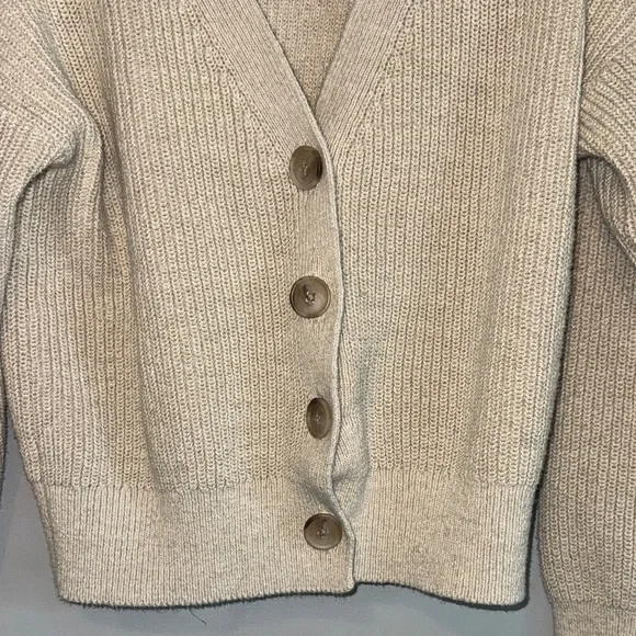 Old Navy Women's Cardigan Sweater - Picture 3 of 8